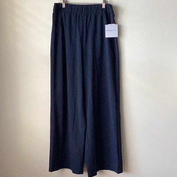 Beyond Yoga Wide Leg Navy Pants - Picture 7 of 10